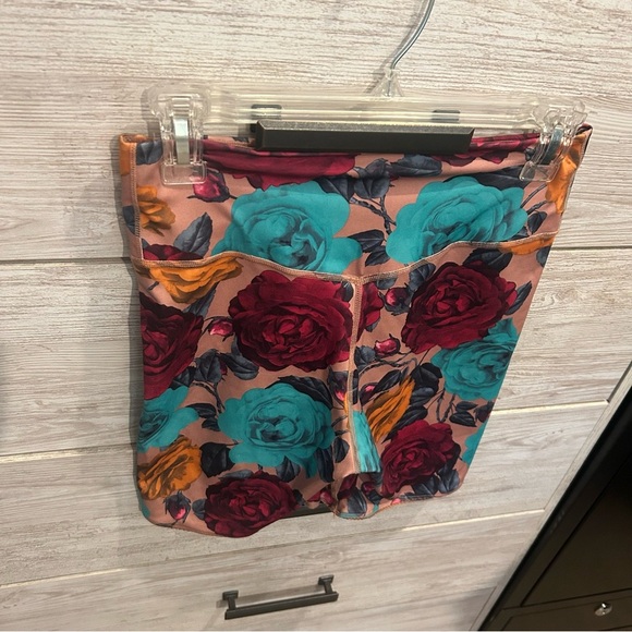 NIKE DRI FIT ONE ICON CLASH FLORAL BIKE TRAINING SHORTS WOMEN S - Picture 5 of 7